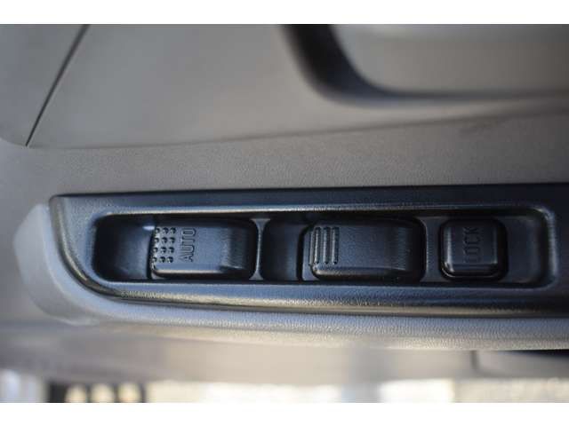 ISUZU ELF 2005 Image 31