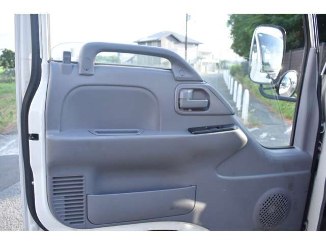ISUZU ELF 2005 Image 31