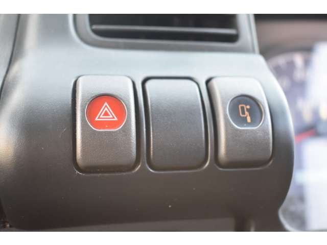 ISUZU ELF 2005 Image 31