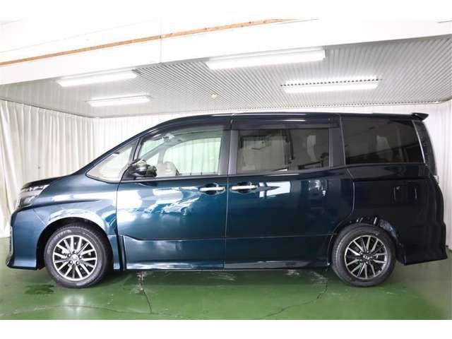 TOYOTA VOXY 2017 Image 31