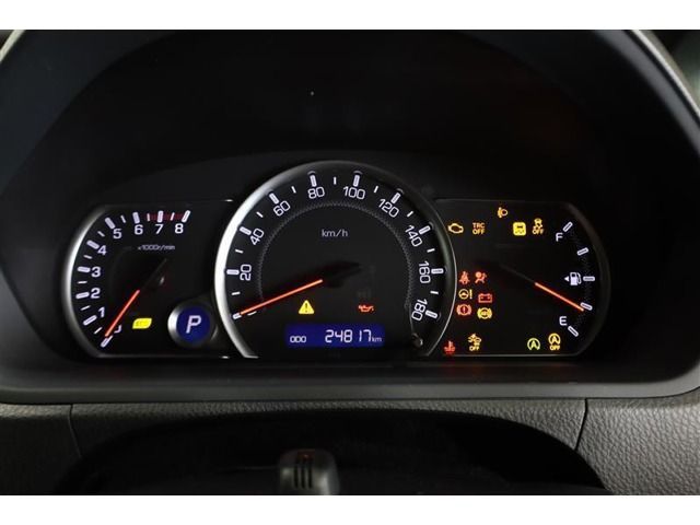 TOYOTA VOXY 2017 Image 31