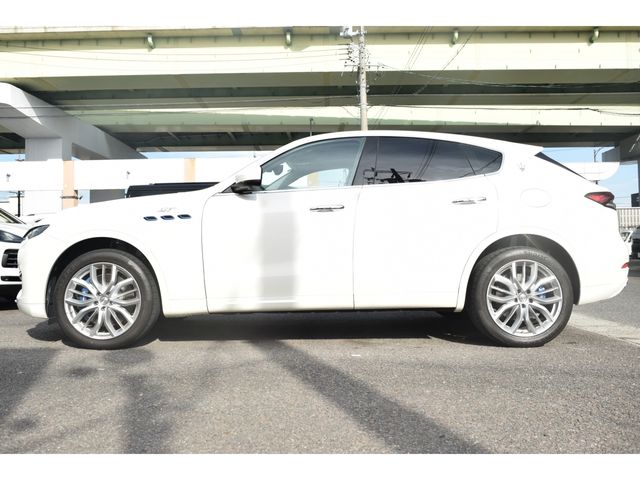 MASERATI LEVANTE 2022 Image 31
