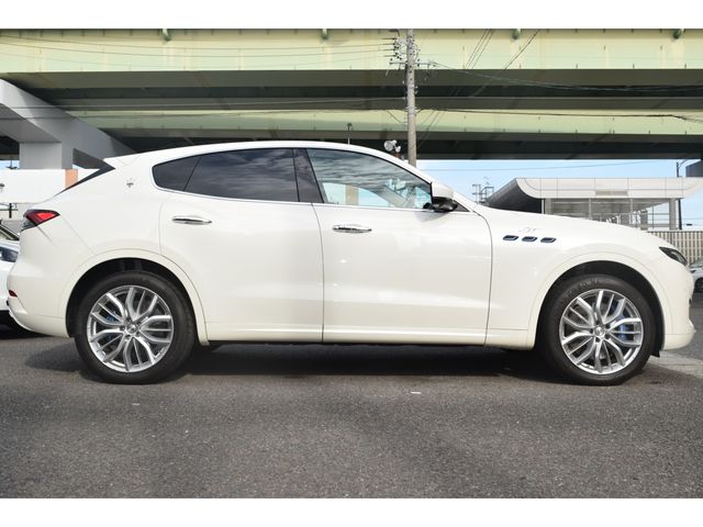 MASERATI LEVANTE 2022 Image 31