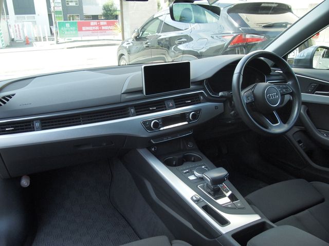 AUDI A4 AVANT 2018 Image 31