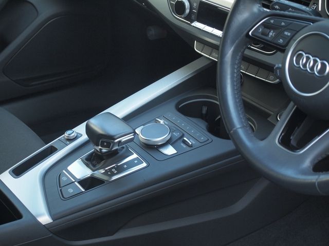 AUDI A4 AVANT 2018 Image 31