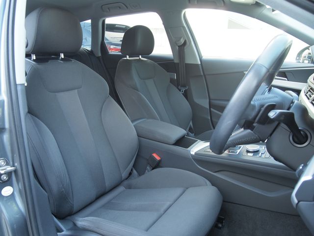 AUDI A4 AVANT 2018 Image 31