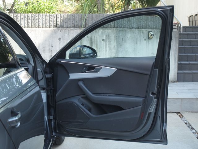 AUDI A4 AVANT 2018 Image 31