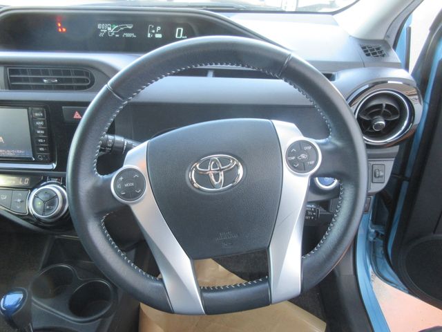 TOYOTA AQUA 2017 Image 31