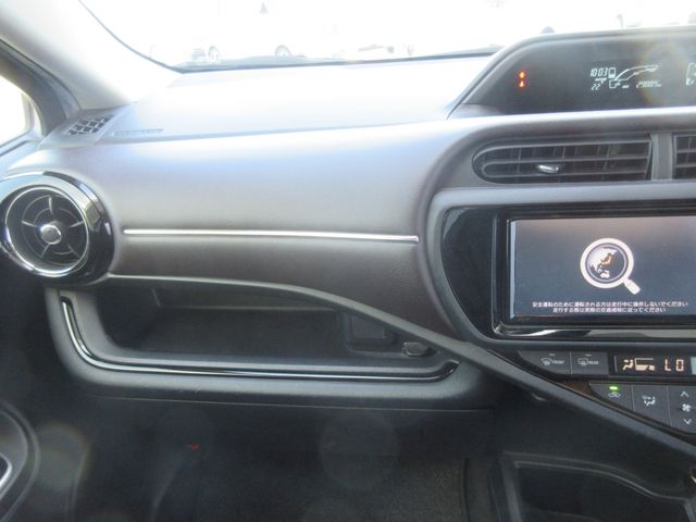 TOYOTA AQUA 2017 Image 31