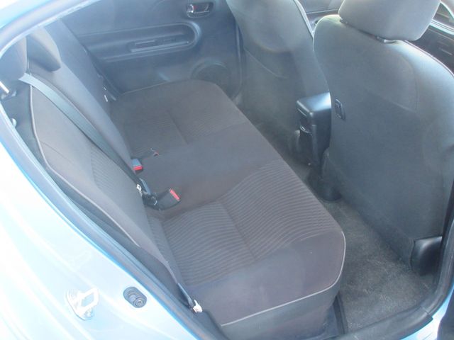 TOYOTA AQUA 2017 Image 31