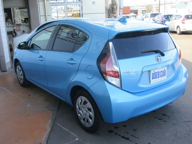 TOYOTA AQUA 2017 Image 31