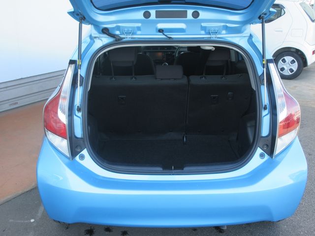 TOYOTA AQUA 2017 Image 31