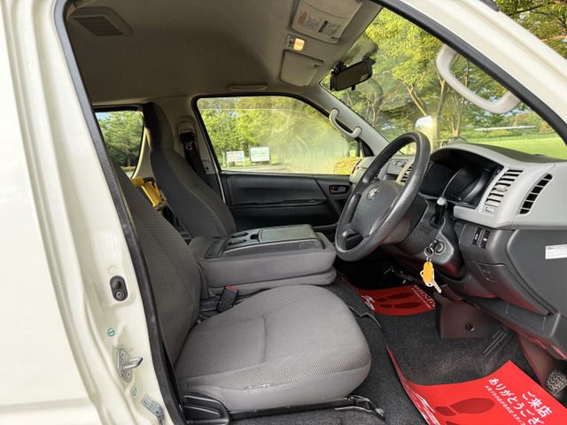 TOYOTA HIACE VAN 4WD 2011 Image 31