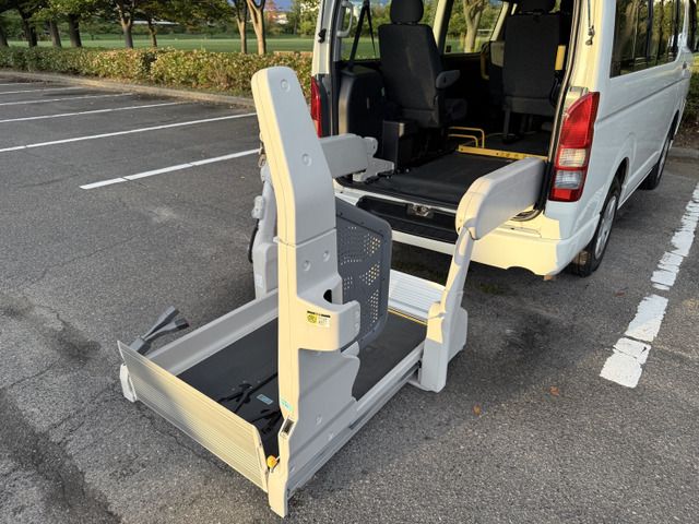 TOYOTA HIACE VAN 4WD 2011 Image 31