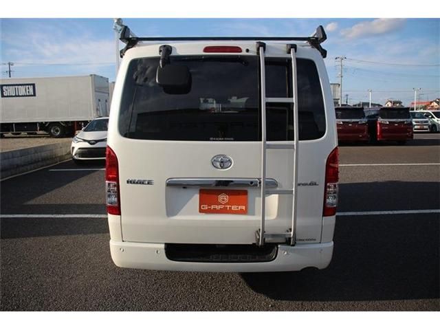 TOYOTA HIACE VAN 2WD 2022 Image 31