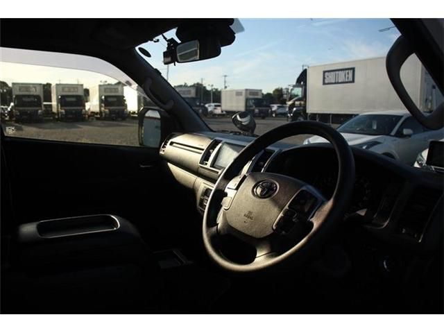 TOYOTA HIACE VAN 2WD 2022 Image 31