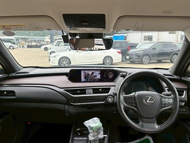 TOYOTA LEXUS UX200 2018 Image 31