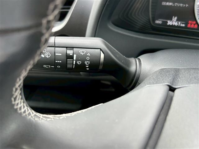 TOYOTA LEXUS UX200 2018 Image 31