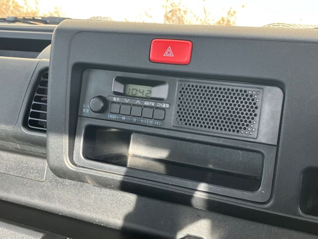 DAIHATSU HIJET TRUCK 4WD 2018 Image 31