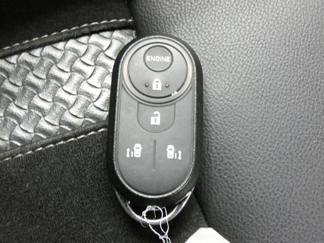 HONDA N BOX CUSTOM 4WD 2023 Image 31