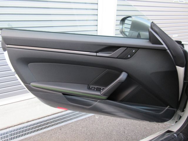 PORSCHE 911 2023 Image 31