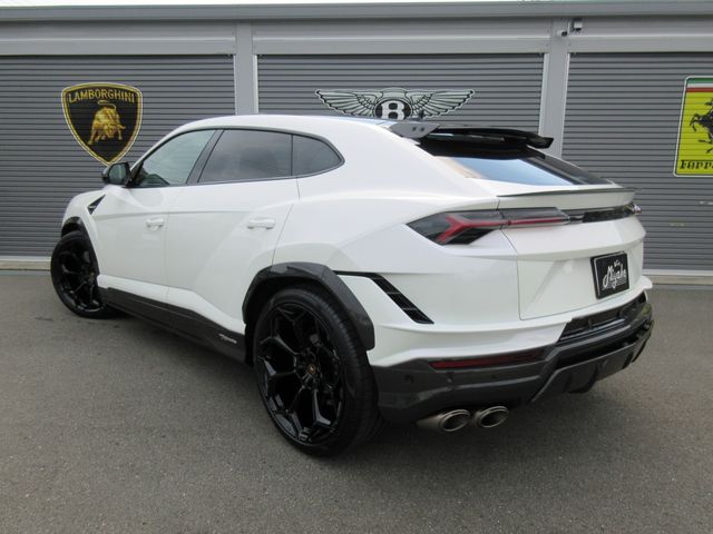 LAMBORGHINI URUS 2023 Image 31