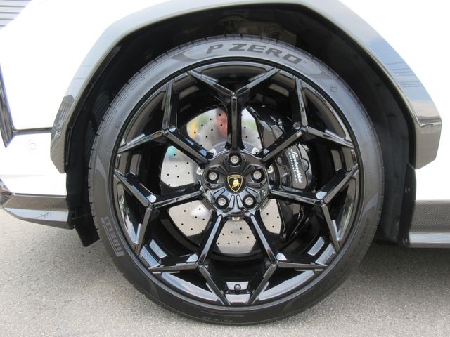 LAMBORGHINI URUS 2023 Image 31
