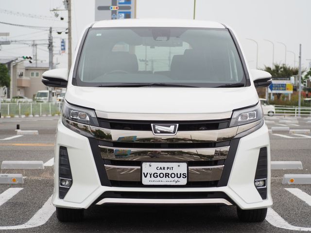 TOYOTA NOAH 2018 Image 31