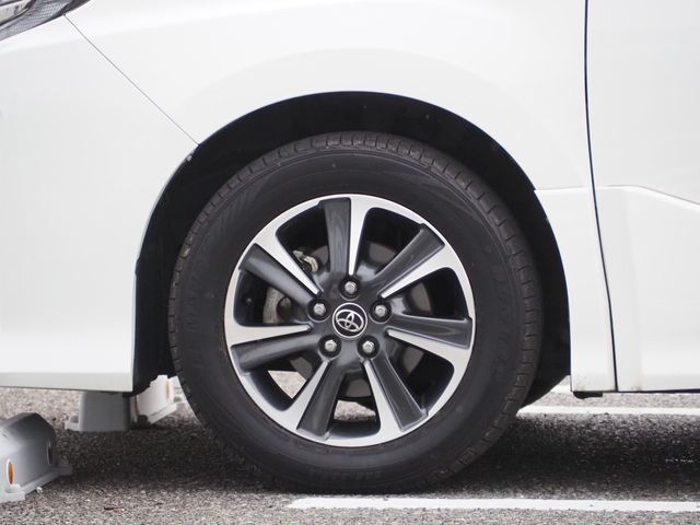 TOYOTA NOAH 2018 Image 31