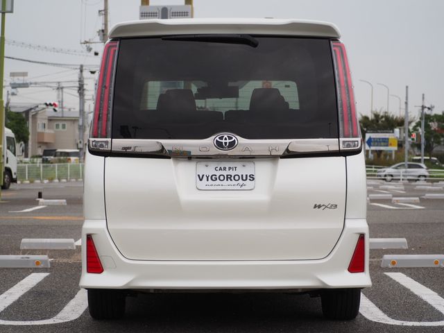 TOYOTA NOAH 2018 Image 31
