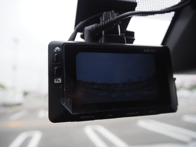 TOYOTA NOAH 2018 Image 31