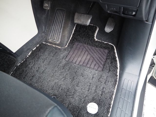 TOYOTA NOAH 2018 Image 31