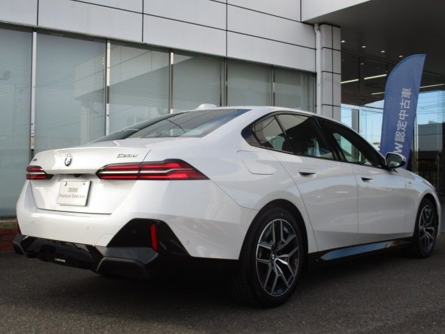 BMW 5SERIES SEDAN 2025 Image 31