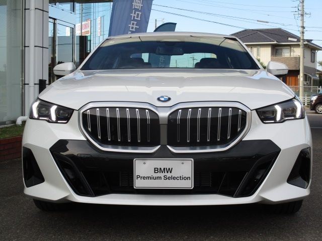 BMW 5SERIES SEDAN 2025 Image 31