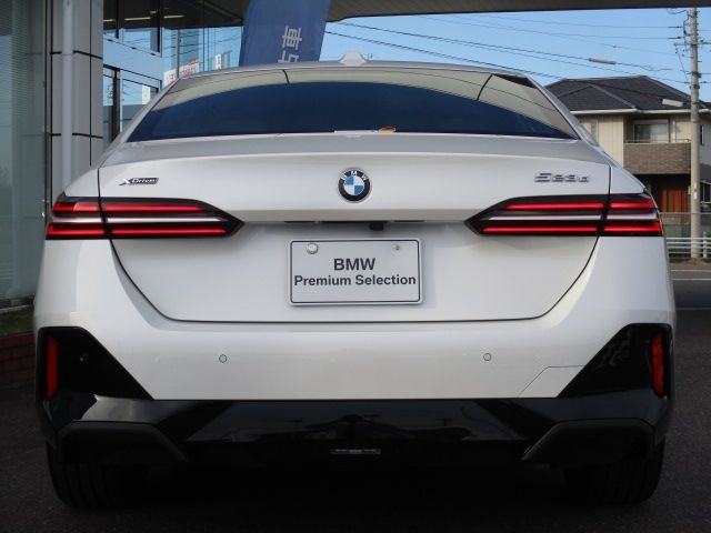 BMW 5SERIES SEDAN 2025 Image 31