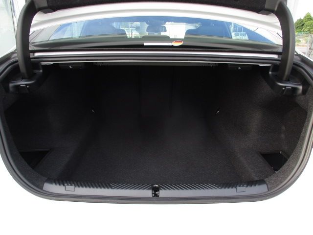 BMW 5SERIES SEDAN 2025 Image 31