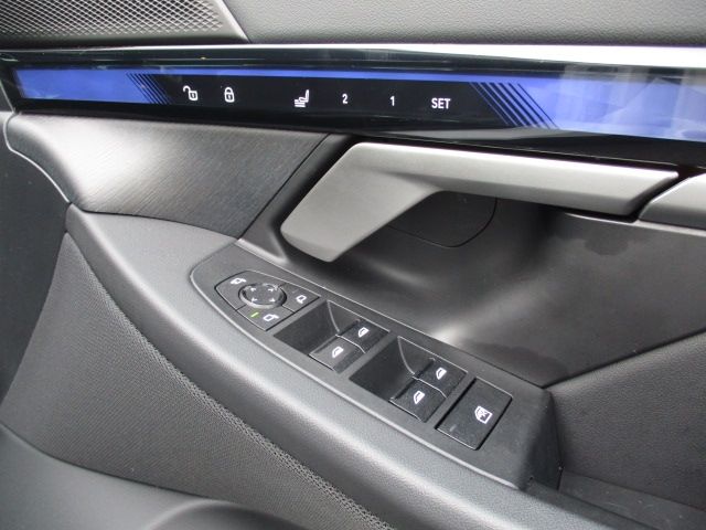 BMW 5SERIES SEDAN 2025 Image 31