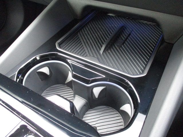 BMW 5SERIES SEDAN 2025 Image 31