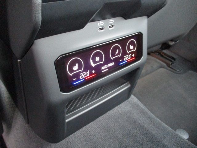 BMW 5SERIES SEDAN 2025 Image 31