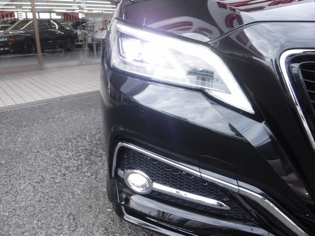 TOYOTA CROWN SEDAN HYBRID 2018 Image 31