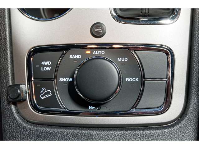 JEEP GRAND CHEROKEE 2021 Image 31