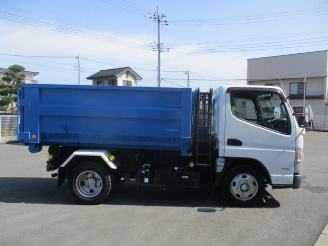 MITSUBISHI CANTER 2017 Image 31