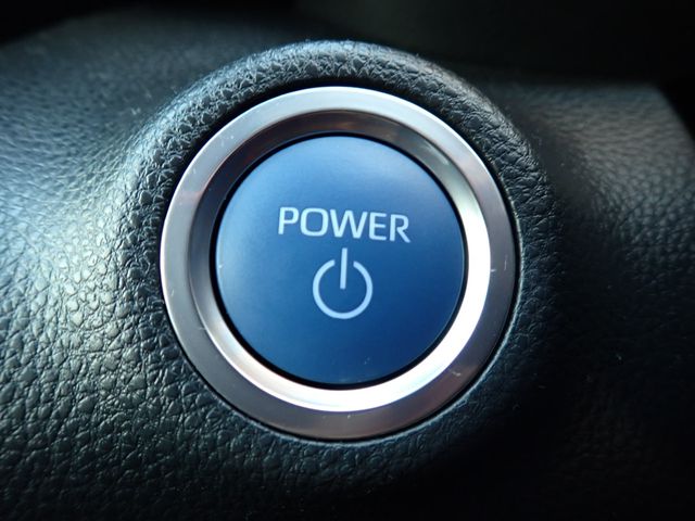 TOYOTA YARIS HYBRID 2020 Image 31