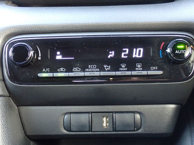 TOYOTA YARIS HYBRID 2020 Image 31