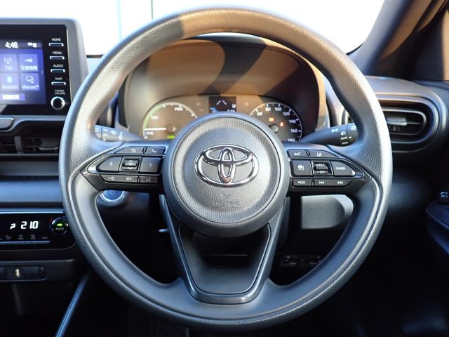 TOYOTA YARIS HYBRID 2020 Image 31