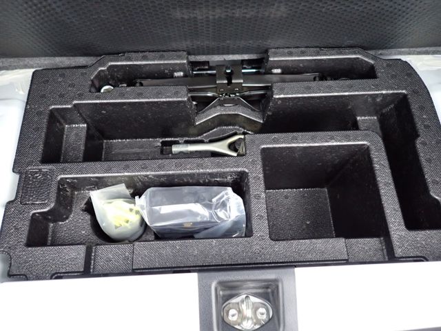 DAIHATSU MIRA E:S 2022 Image 31