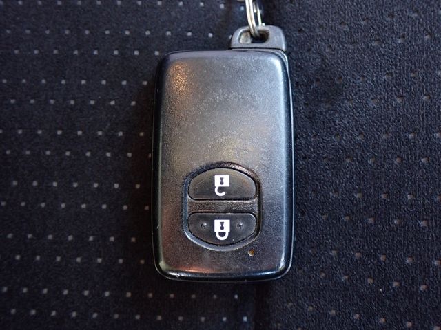 TOYOTA COROLLA FIELDER HYBR 2018 Image 31