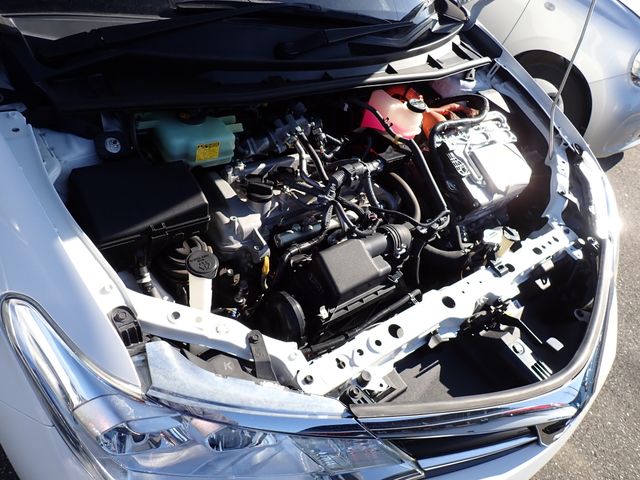 TOYOTA COROLLA FIELDER HYBR 2018 Image 31