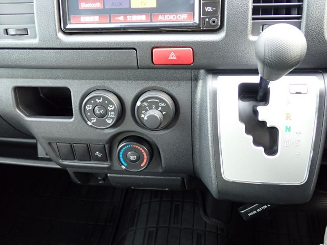 TOYOTA HIACE VAN 1.25T 2WD 2021 Image 31