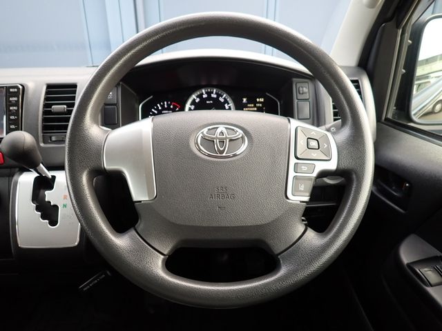 TOYOTA HIACE VAN 1.25T 2WD 2021 Image 31